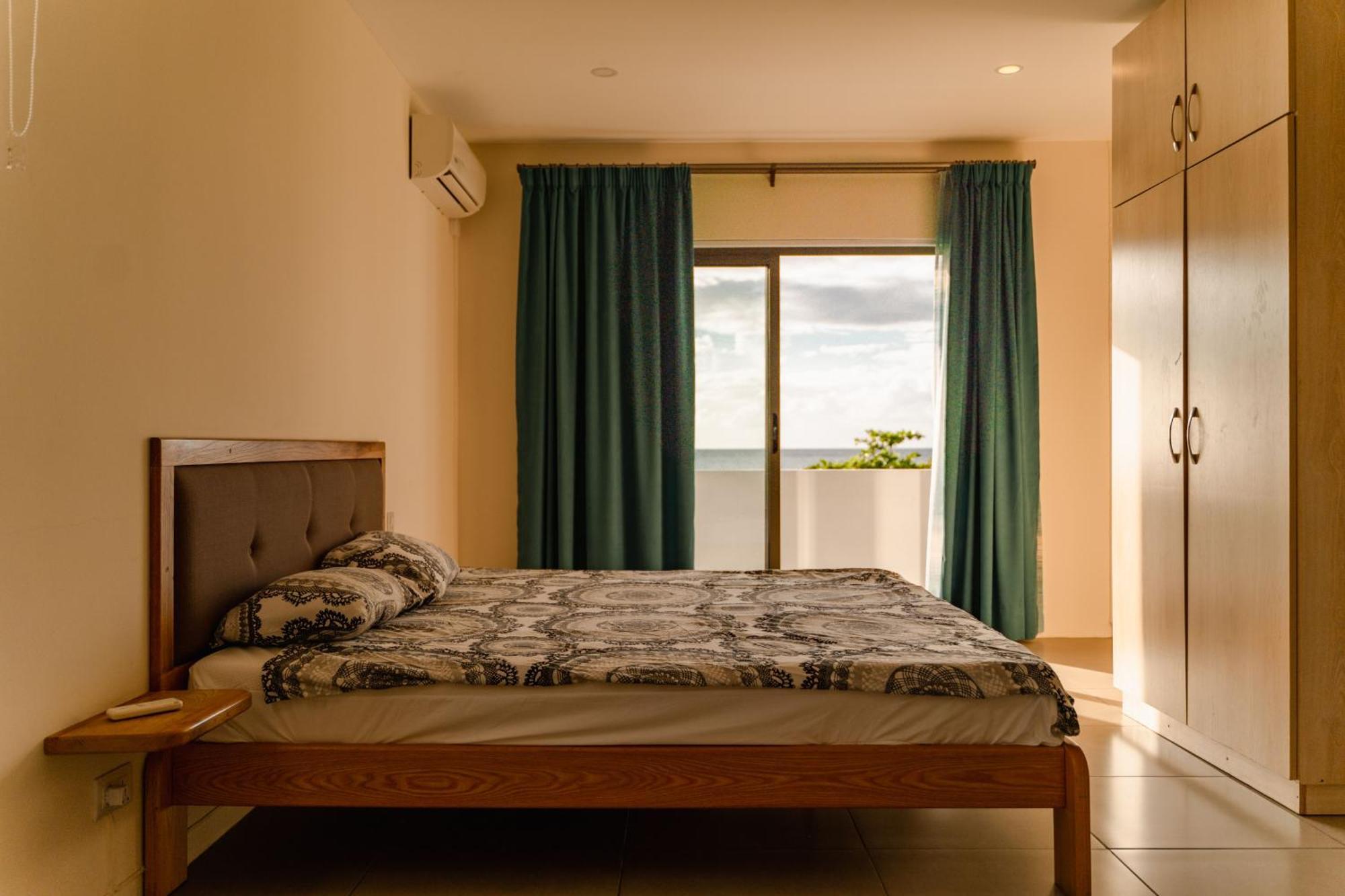 Stella Marris Beachfront Villa Pointe aux Sable Exterior photo